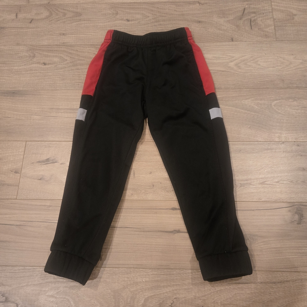 🌻 Boys Black & Red Tricot Joggers – Size XS (4/5)